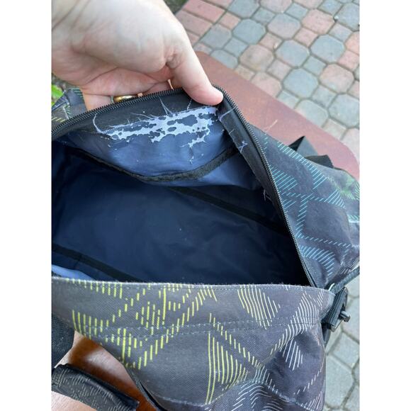 Vintage QuikSilver Duffel Bag 21x12x10 Black Green Yellow - Picture 12 of 12